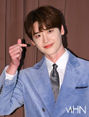 이종석, '얼굴 진짜 잘해...미남 감상 타임' [MHN영상]