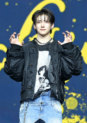 [포토] 앤팀 유마 '고양이같은 늑대입니다'