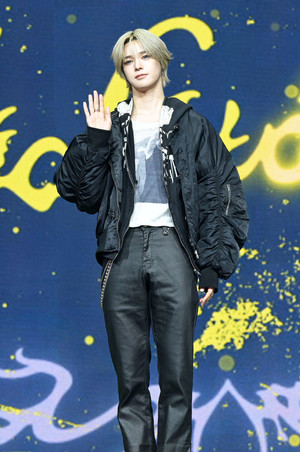 [포토] 앤팀 케이 '켕자님의 인사'