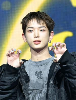 [포토] 앤팀 하루아 '남자 천년돌'