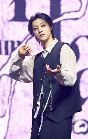 [포토] 위아이 유용하 '카리스마 눈빛'