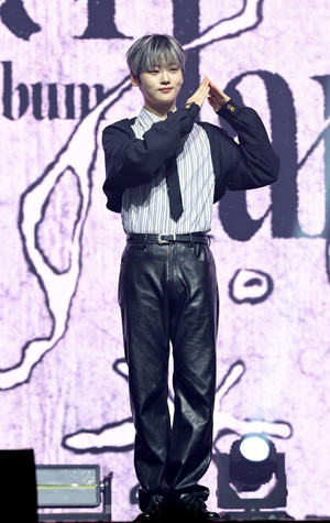 [포토] 위아이 강석화 '감성 품은 홈'