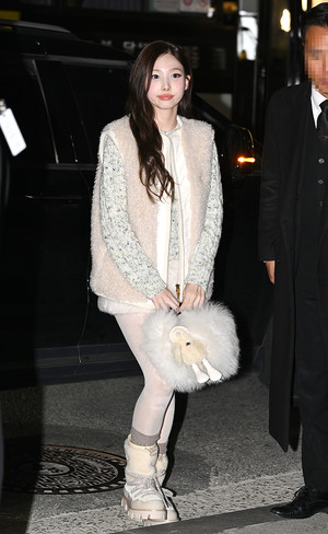 [포토] 트와이스 나연 '러블리 토끼 등장'