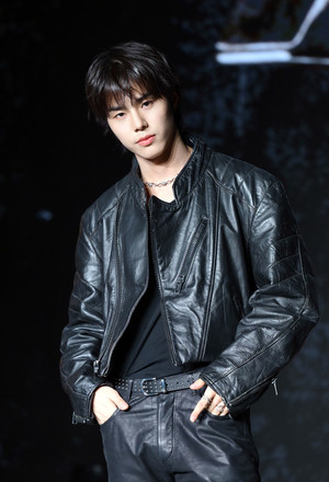 [포토] 82메이저 황성빈 '강렬한 눈빛'