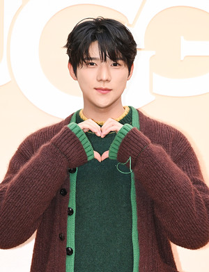 [포토] 문상민 '문짝남 하트'