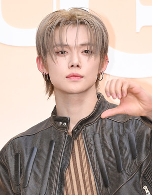 [포토] 투모로우바이투게더 연준 '핸썸 하트'