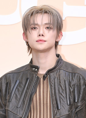 [포토] 투모로우바이투게더 연준 '잘생겨서 줌인'