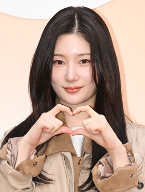 [포토] 정채연 '사랑에 빠져'