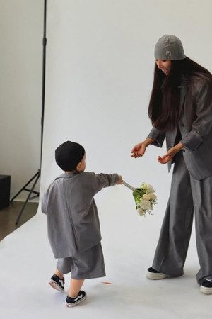 '186cm 父 정우성' 닮았나? 문가비, '폭풍성장' 아들 근황 공개