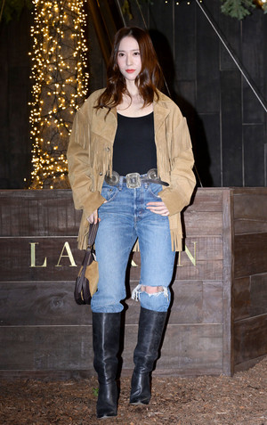 [포토] 정수정 '웨스턴 감성 품은 패션'