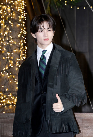 [포토] NCT 마크 '비주얼에 엄지척'