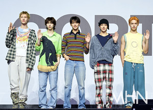 코르티스, 뒷심도 '여전'...케이타운포유 주간차트서 '1위'