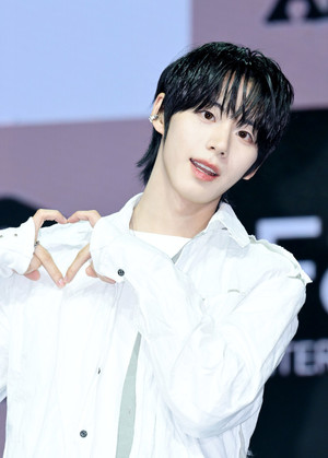 [포토] 아홉 서정우 '상큼한 하트'