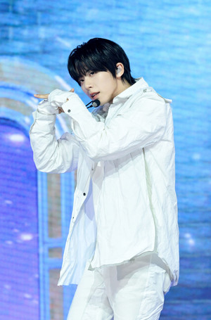 [포토] 아홉 서정우 '섬세한 동작'