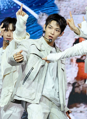 [포토] 아홉 스티븐 '강렬한 퍼포먼스'