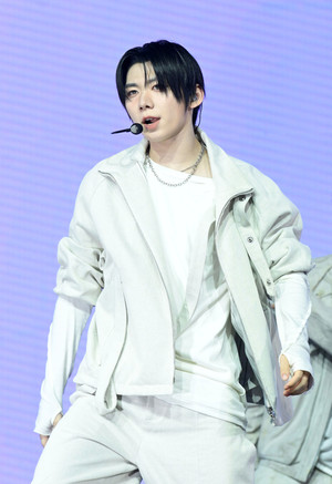 [포토] 아홉 박한 '더 멋진 모습으로 컴백'