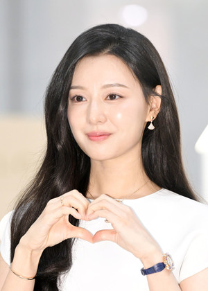 [포토] 김지원 '여왕의 하트'