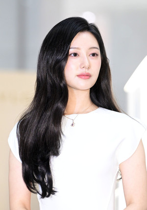 [포토] 김지원 '고혹적인 미모'
