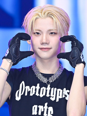 [포토] 클로즈 유어 아이즈 켄신 '큐트 볼하트'