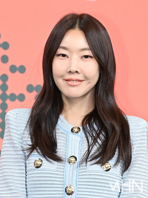 '돌연 삭제'된 한혜진 유튜브, 정상 복구됐다...해킹 피해 4일만