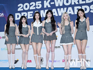아이브, '2025 KGMA'서 대상 포함 4관왕 빛났다..."음악과 무대로 보답할 것"