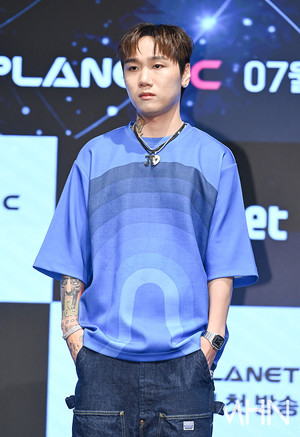 저스디스, 3년만 소속사 떠난다..."신중한 논의 끝, 전속계약 종료"[공식]