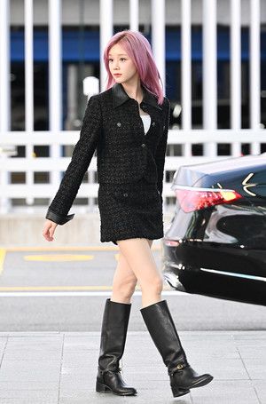 [포토] 베이비몬스터 파리타 '우아한 트위드 셋업룩'