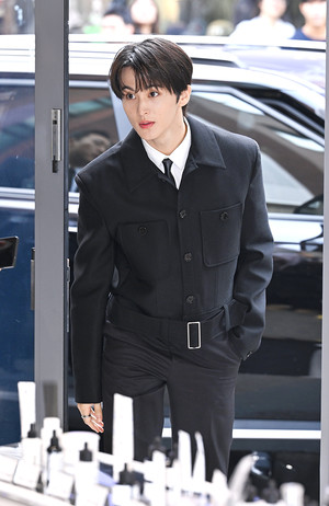 [포토] NCT 마크 '등장부터 멋짐'