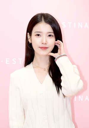 [포토] 아이유 '볼하트의 정석'