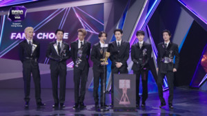 엔하이픈-라이즈, 차분한 '팬스 초이스상' 소감..."안타까운 상황 속, 위로 전한다"[2025 마마]