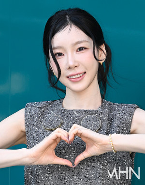 Girls’ Generation’s Taeyeon Tops Ktown4u Weekly Chart with 'Panorama', Celebrating 10 Years of Music
