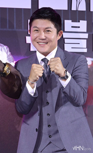 조세호, '조폭 친분설' 입장 밝혔다..."사실 아냐, 법적 대응할 것"