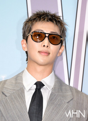 BTS 정국 '열애설' 불거졌는데...RM, 의미심장 발언 "팀 해체 고민만 몇만 번"
