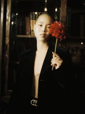 걸그룹 XG 코코나, 성 정체성 고백..."가슴 절제 수술 받았다" 사진 공개