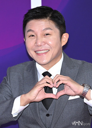 조세호, '조폭 연루설' 부인했는데...폭로자, 돌연 SNS 계정 삭제 "검경이 신상 털어"