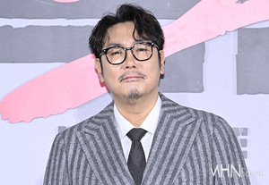 [칼럼] 가면 뒤의 소년, 그리고 부서진 시그널…조진웅 사태가 묻는 '정의'의 유효기간