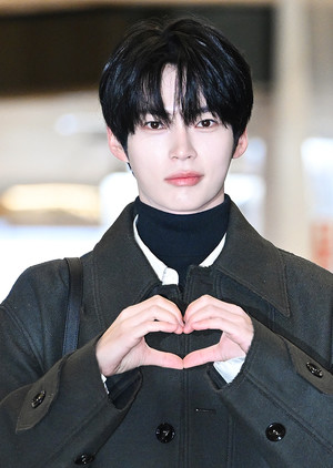 [포토] 제로베이스원 성한빈 '사랑에 빠졌다'