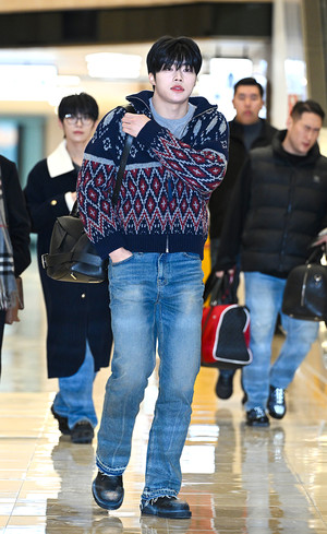 [포토] 제로베이스원 박건욱 '피지컬도 완벽해'