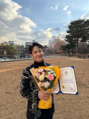 하동근, 대한민국 나눔대상 ‘대상’ 영예 “더 큰 책임 느껴…노래로 보답하겠다”