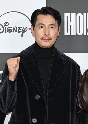 [포토] 정우성 '시선강탈 수염'