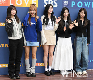 '컴백' 에이핑크, 데뷔 15주년에 돌아온다...'탈퇴' 손나은은 소지섭과 '김부장' 출연