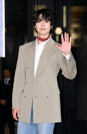 [포토] 박보검 '멋진 손인사'