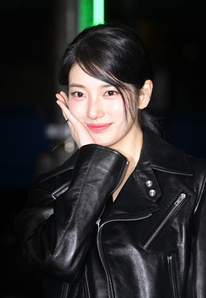 [포토] 수지 '예쁘지?'