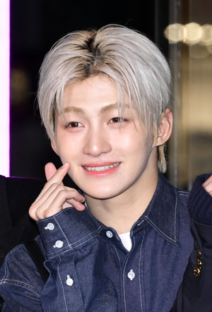 [포토] 투어스 지훈 '귀요미 하트'