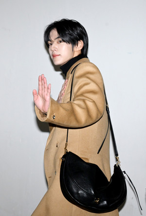 [포토] 투어스 도훈 '공항이 런웨이'