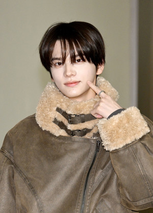 [포토] 투어스 신유 '잘생겼지?'