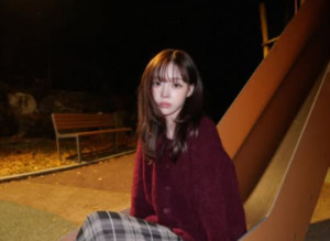 '정국 열애설' 윈터, 비난+응원 댓글 폭주에도...SNS 폭풍 업데이트