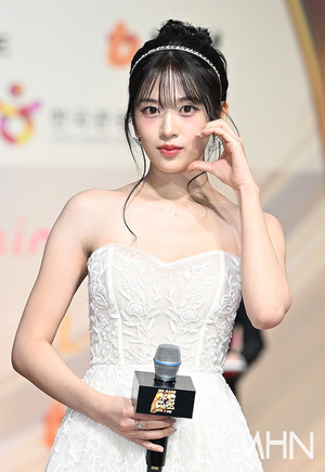 안유진, '비서진' 출격... 김광규의 '간절한 소원' 이뤄졌다