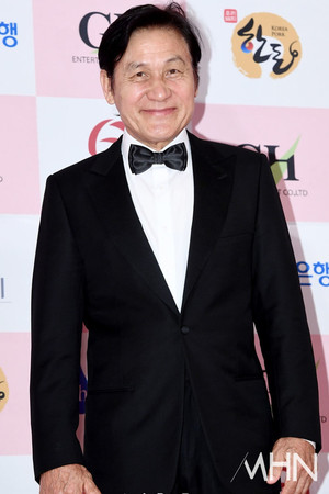 안성기, 안타까운 비보…향년 74세