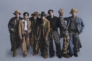 엔하이픈, 이색 앨범 구성 눈길...  “기자수첩부터 여권까지”